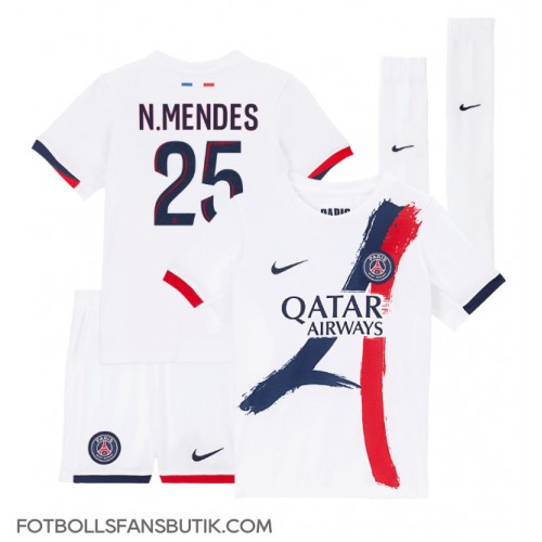 Paris Saint-Germain Nuno Mendes #25 Replika Bortatröja Barn 2024-25 Kortärmad (+ Korta byxor)